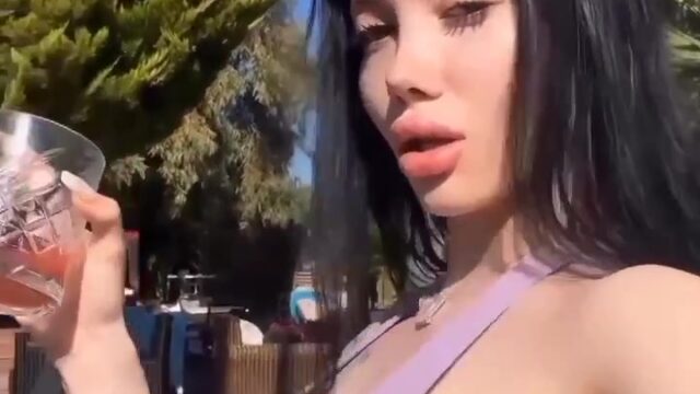 Türk Ifşa new video showing off her big breasts is so hot!!!