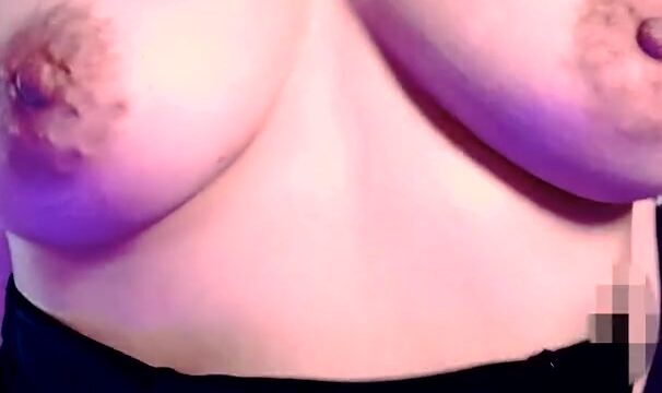 Norajoy Onlyfans undressing video shows off her big boobs!!!