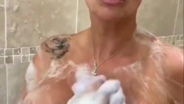 Kerry Katona Onlyfans nude bathing video is so sexy!!!