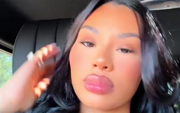 Alisah Chanel Shows Off Her Big Boobs In Car