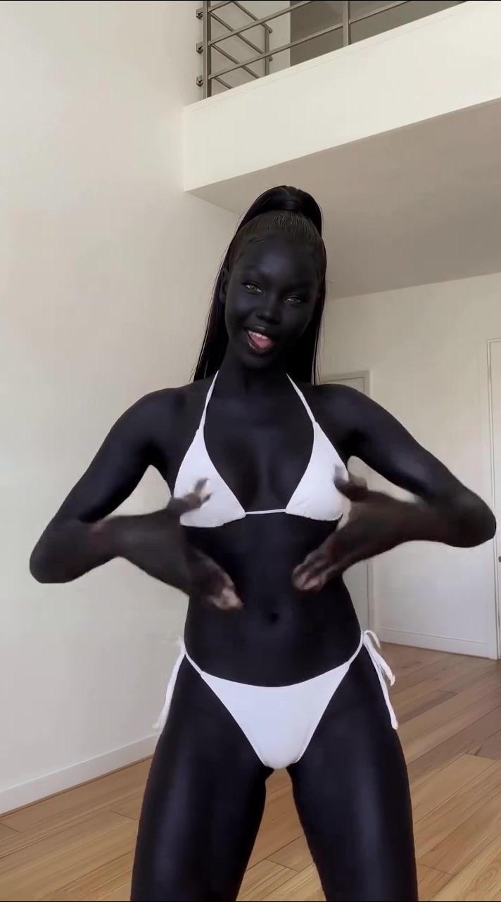 Kia Tyller – Tell Me Which Girl Can Be Hotter Than Her