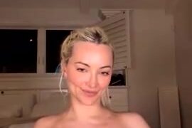 Lindsey Pelas Nude Showing Off Her Big Boobs In Live Stream